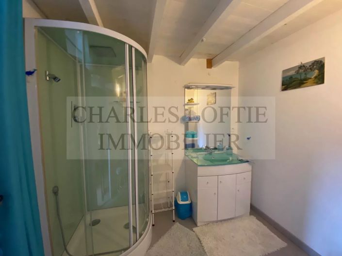 Image No.18-7 Bed House for sale