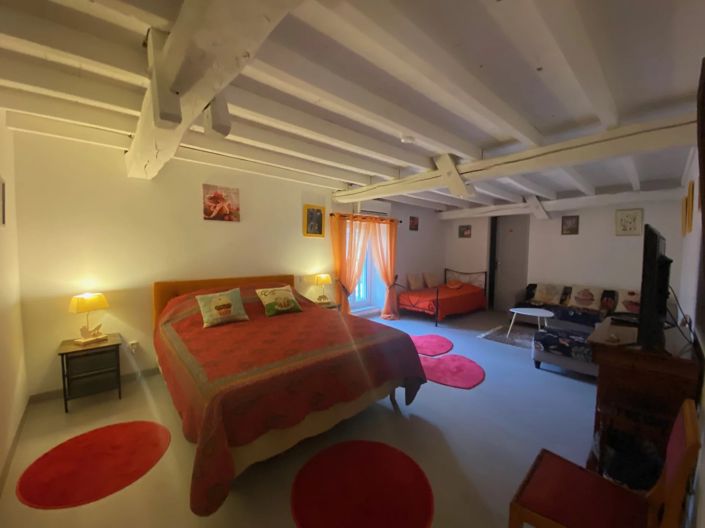 Image No.7-7 Bed House for sale