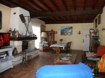 11aff561b0681f4a689150ff1b989a844b2c501022102