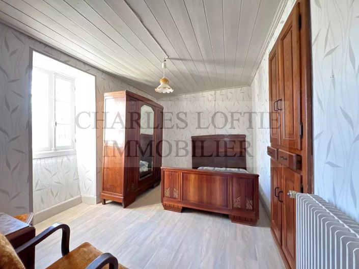 Image No.6-4 Bed House for sale