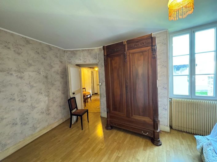 Image No.7-5 Bed House for sale