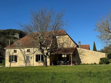 1 - Montcabrier, House