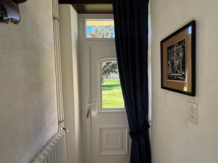 Image No.10-6 Bed House for sale