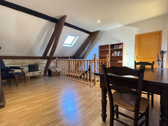 Image No.17-6 Bed House for sale