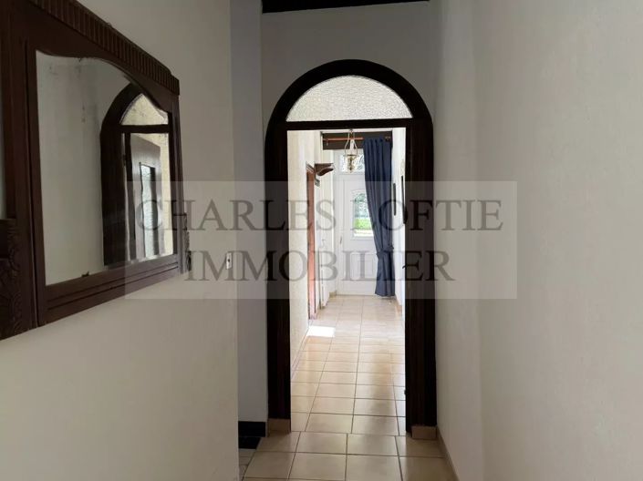 Image No.18-6 Bed House for sale