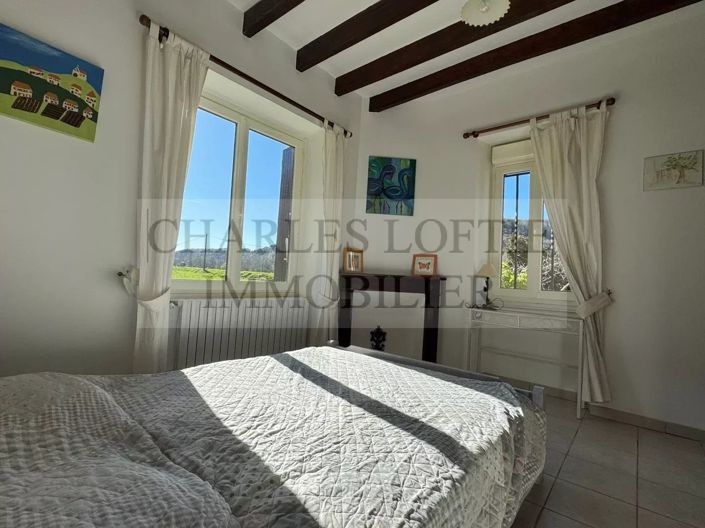 Image No.21-6 Bed House for sale