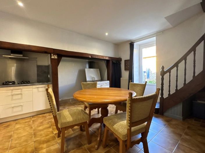 Image No.6-6 Bed House for sale