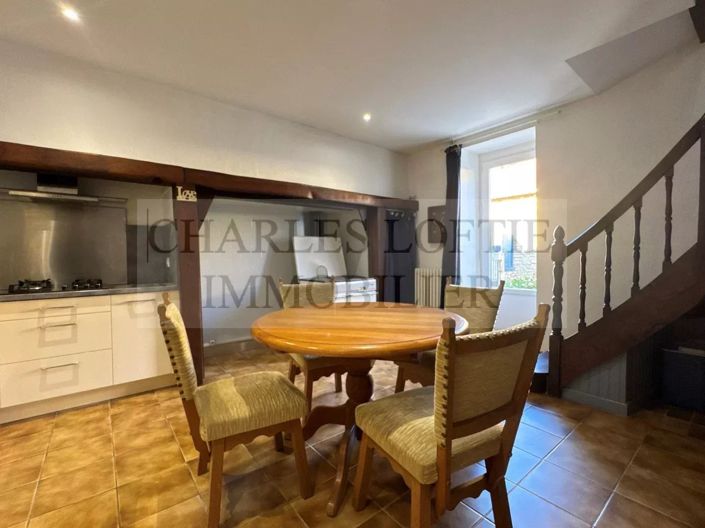 Image No.6-6 Bed House for sale