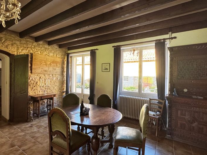 Image No.9-6 Bed House for sale