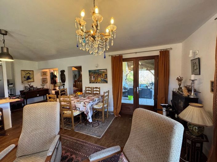 Image No.10-3 Bed House for sale