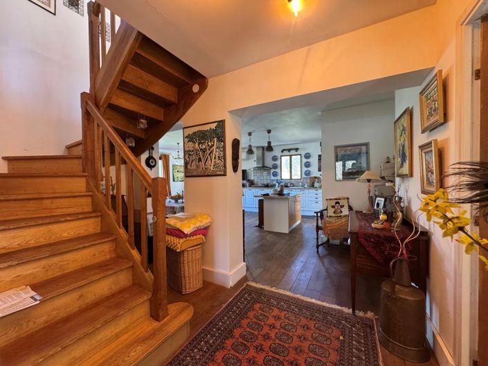 Image No.11-3 Bed House for sale