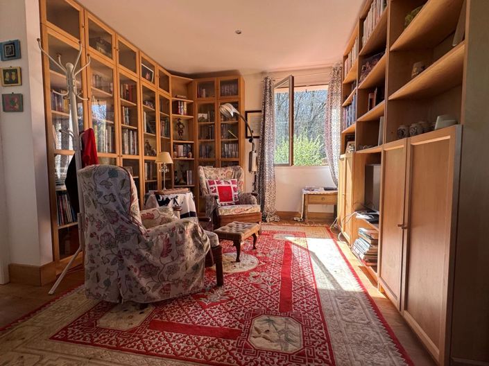 Image No.15-3 Bed House for sale