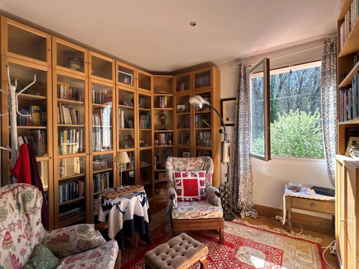 Image No.19-3 Bed House for sale