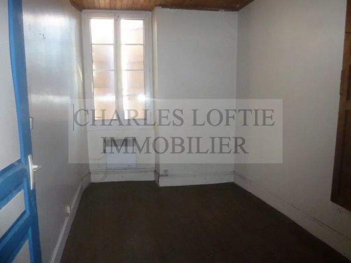 Image No.6-2 Bed House for sale