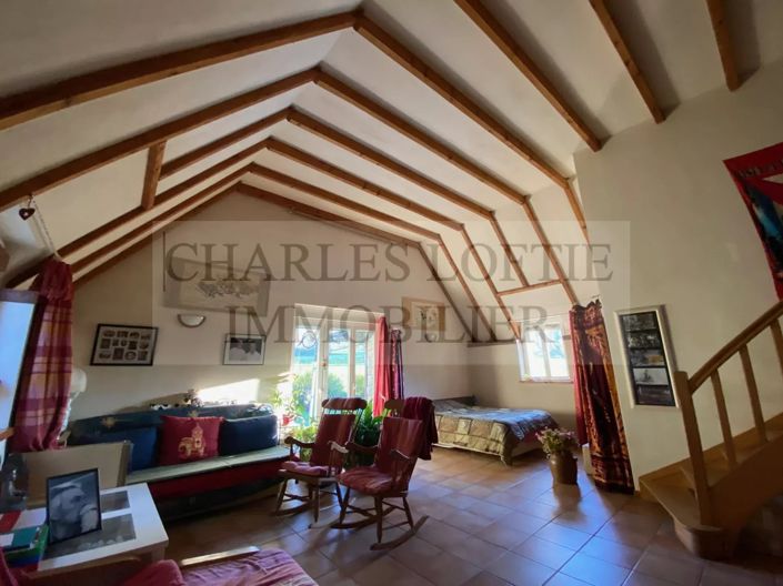 Image No.18-5 Bed House for sale