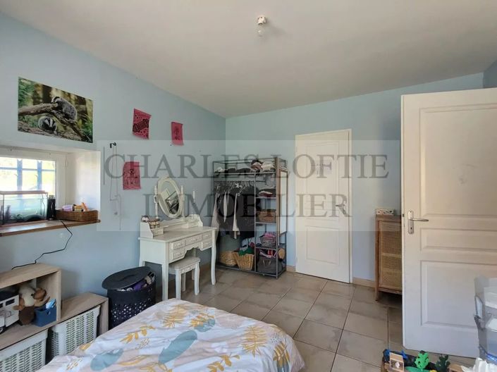 Image No.11-2 Bed House for sale