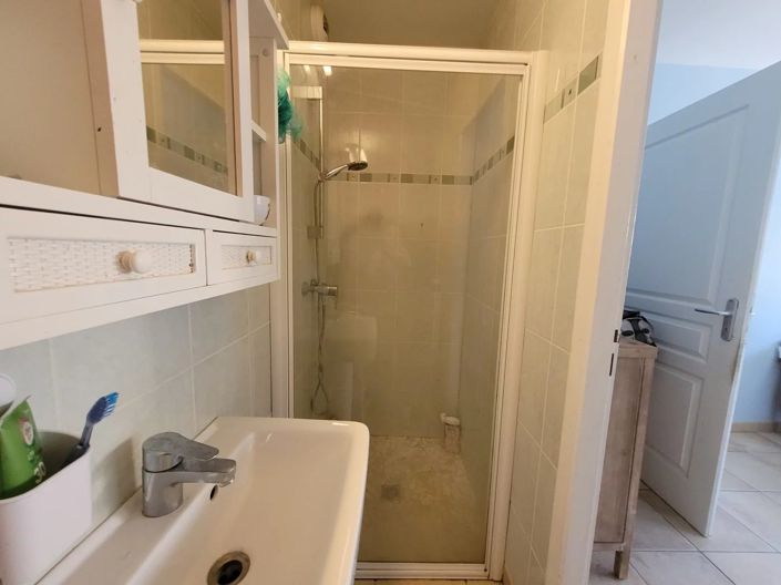 Image No.12-2 Bed House for sale