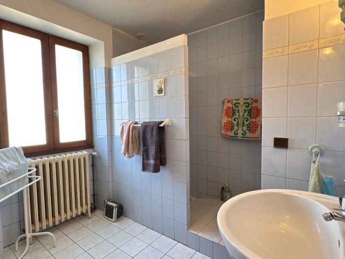 Image No.12-7 Bed House for sale