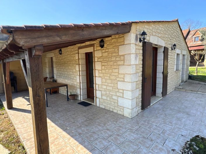 Image No.20-7 Bed House for sale