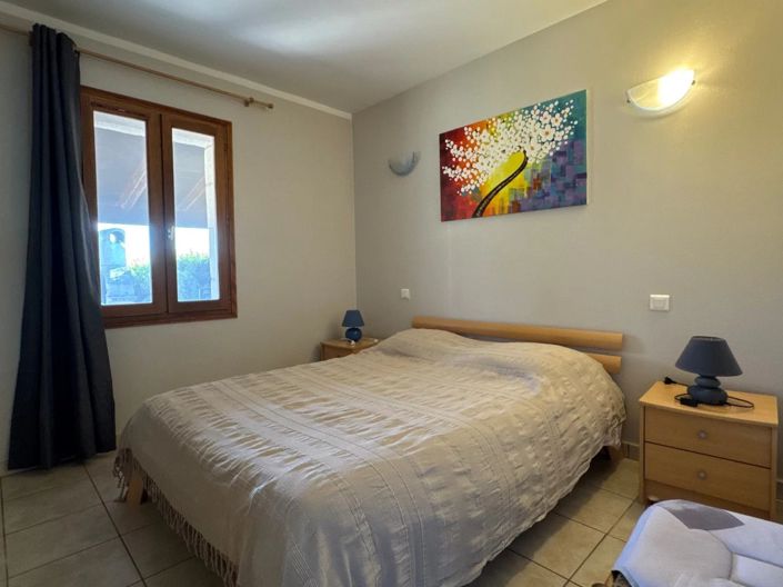 Image No.24-7 Bed House for sale