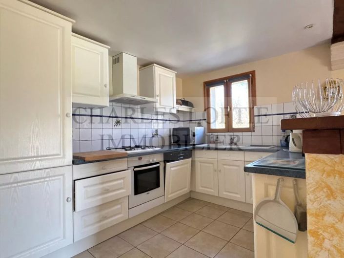 Image No.26-7 Bed House for sale