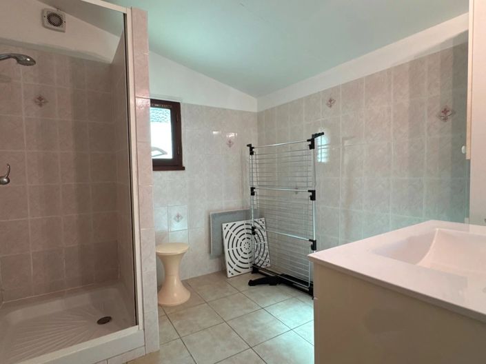 Image No.28-7 Bed House for sale