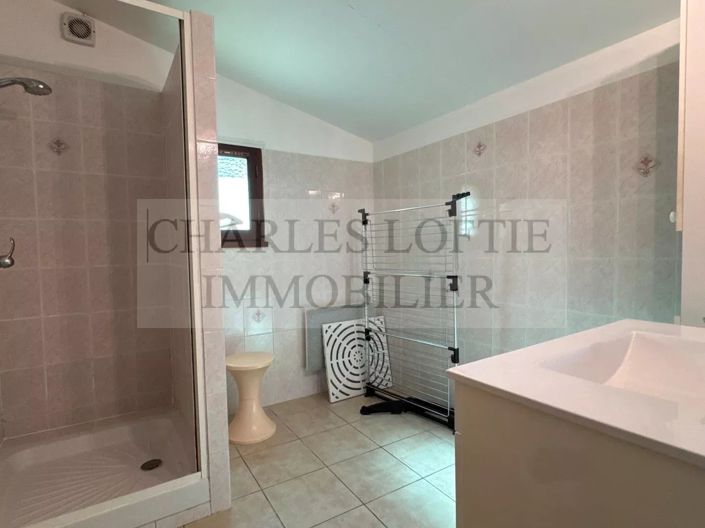 Image No.28-7 Bed House for sale