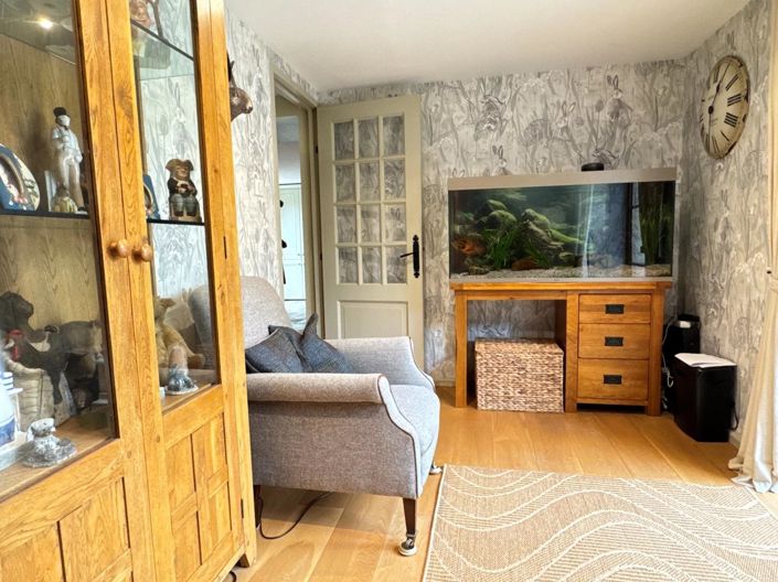 Image No.11-3 Bed House for sale