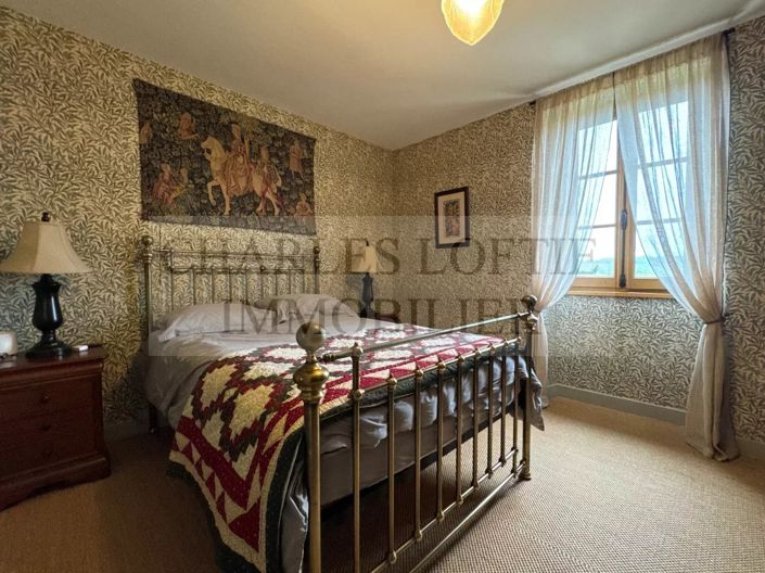 Image No.17-3 Bed House for sale