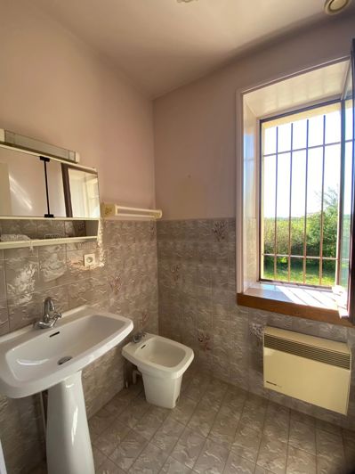 Image No.13-8 Bed House for sale