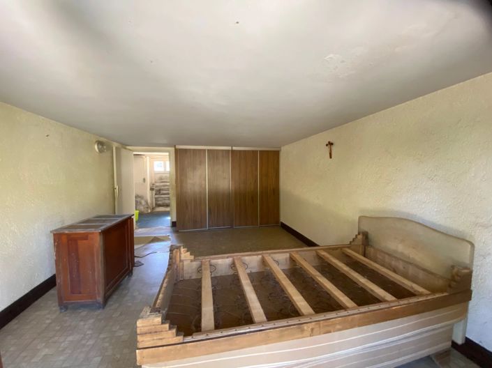 Image No.14-8 Bed House for sale