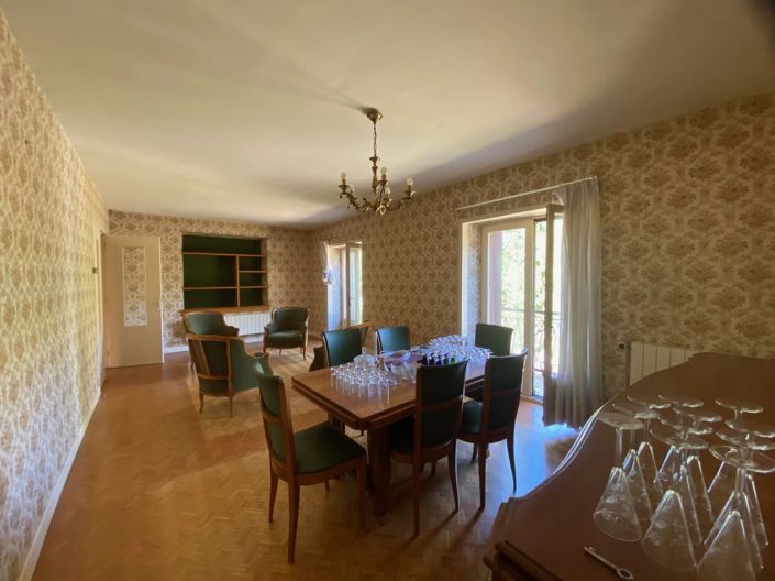 Image No.6-8 Bed House for sale