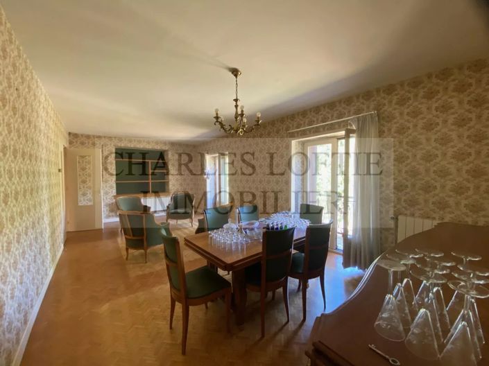 Image No.6-8 Bed House for sale