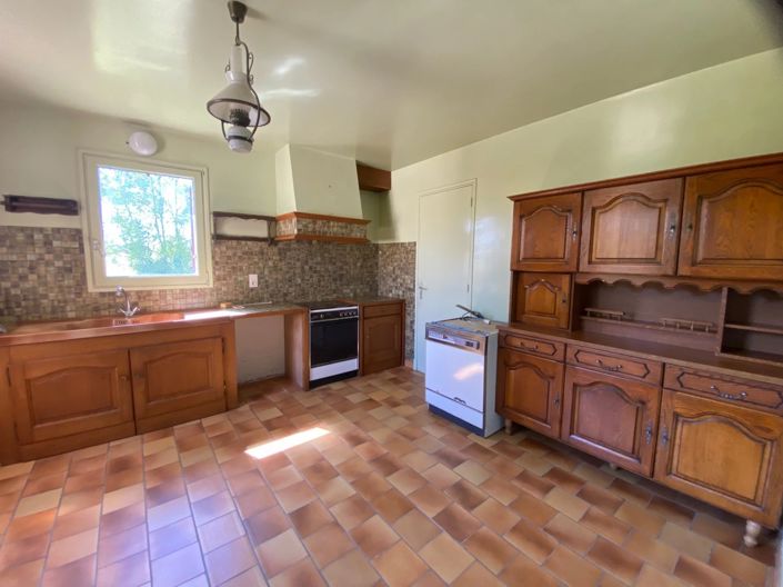 Image No.9-8 Bed House for sale