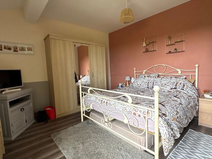 Image No.12-4 Bed House for sale