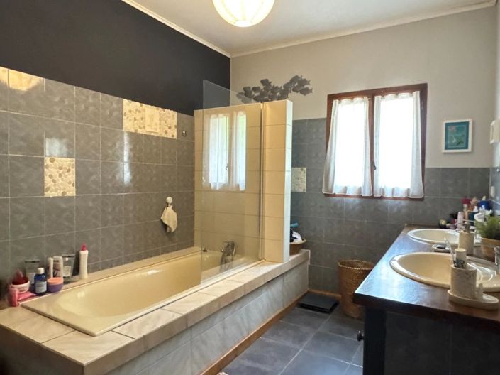 Image No.13-4 Bed House for sale