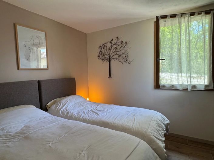 Image No.24-4 Bed House for sale