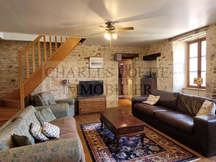 Image No.8-5 Bed House for sale
