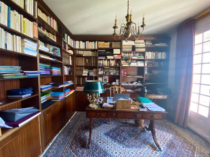 Image No.20-5 Bed House for sale