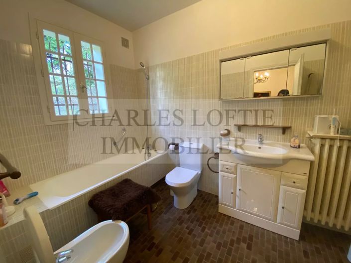 Image No.23-5 Bed House for sale