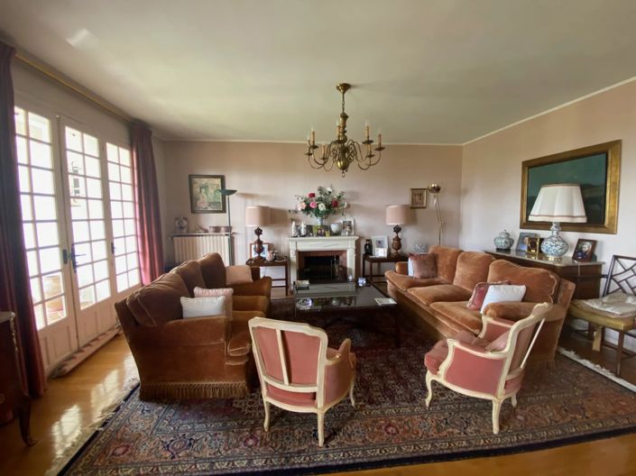 Image No.5-5 Bed House for sale