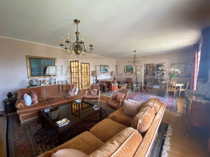 Image No.6-5 Bed House for sale