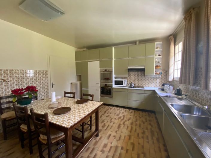 Image No.7-5 Bed House for sale