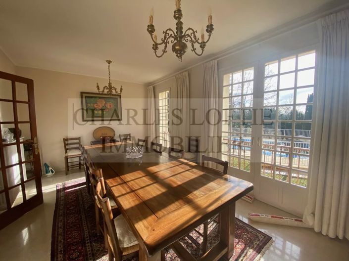 Image No.8-5 Bed House for sale