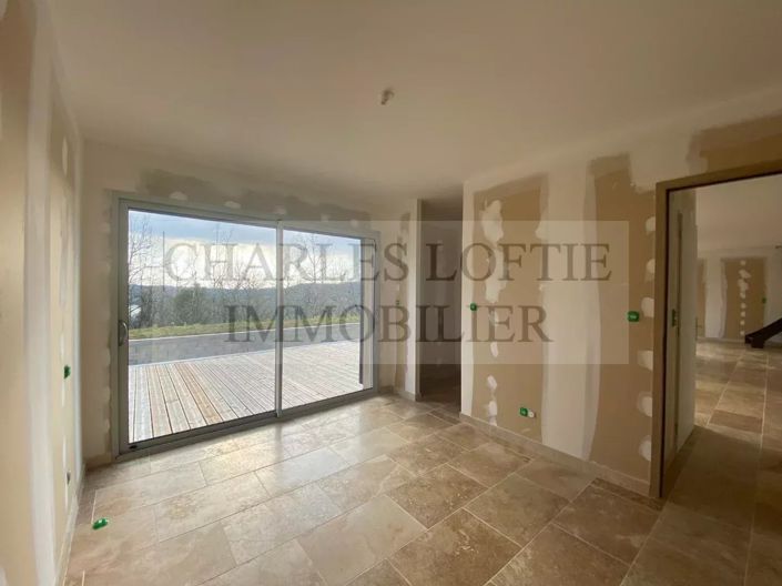Image No.12-4 Bed House for sale