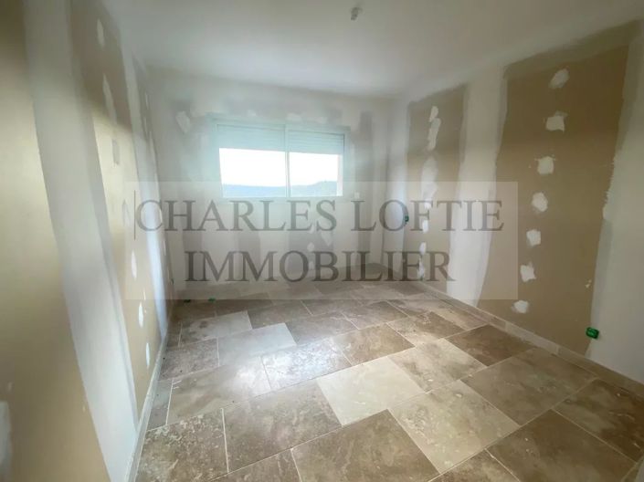 Image No.14-4 Bed House for sale