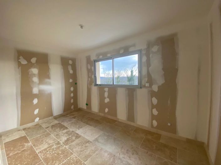 Image No.16-4 Bed House for sale