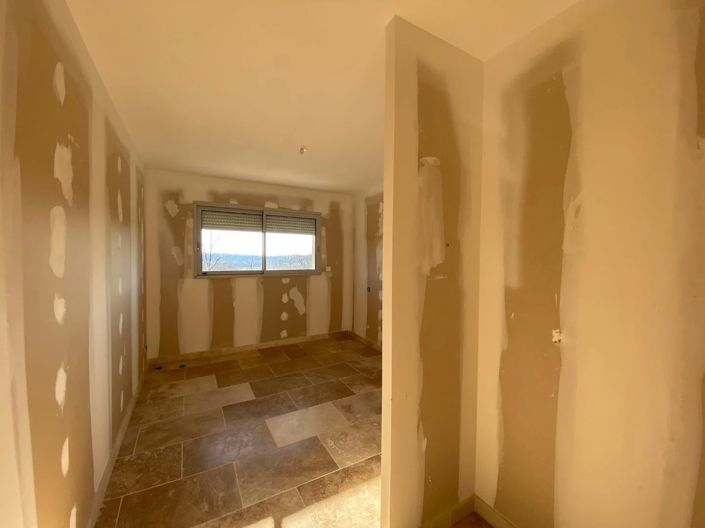 Image No.17-4 Bed House for sale