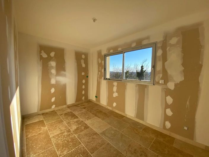 Image No.19-4 Bed House for sale
