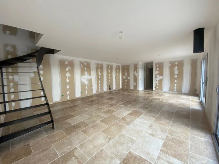 Image No.9-4 Bed House for sale